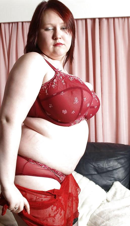 16P Big Tits Babe in Red Bra!
