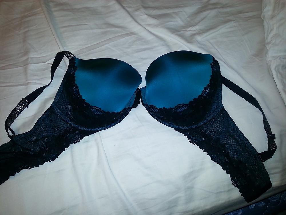 4P S.I.L XL panties and 40DDD bra