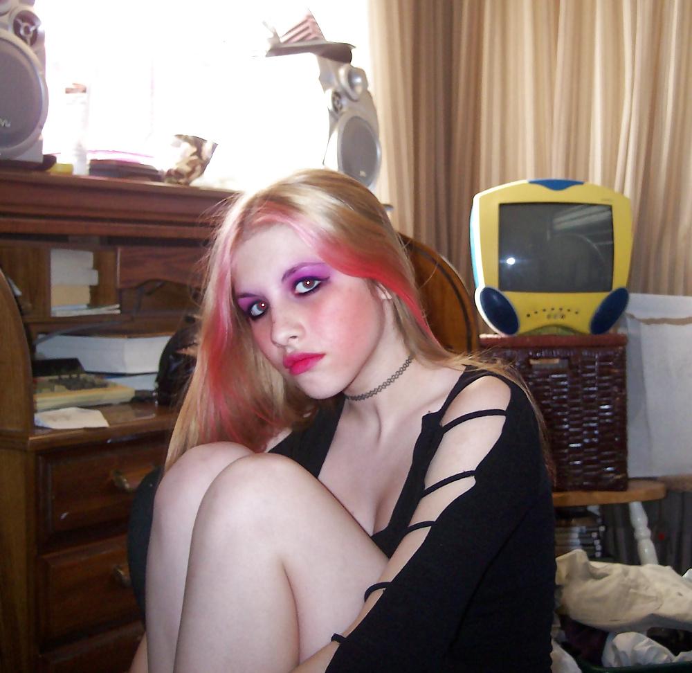 25P Makes me cum part 14: slutty makeup