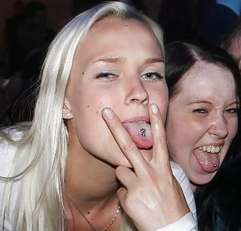 25P Danish teens-177-178-party bra tongue piercing cleavage 