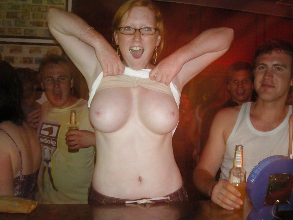 16P Gorgeous Public Nudity Part 2 (Bar addition)