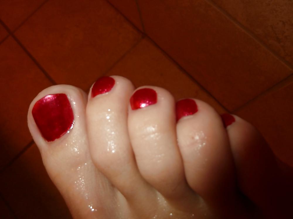 20P Feet in bath