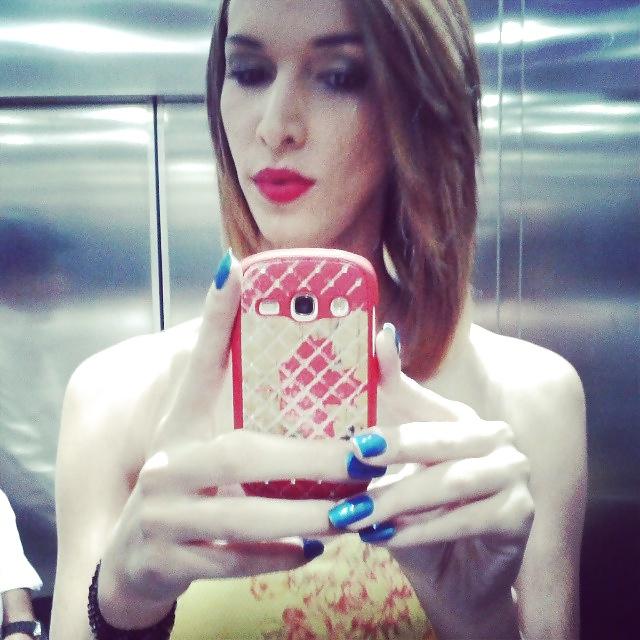 25P Viviane Merillo - Young Pretty Gurl