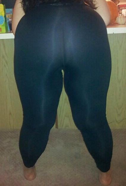 7P Thick legs in tights 2