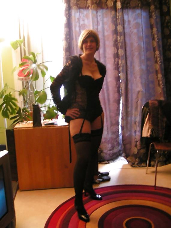 17P Sexy Milf in Lingerie