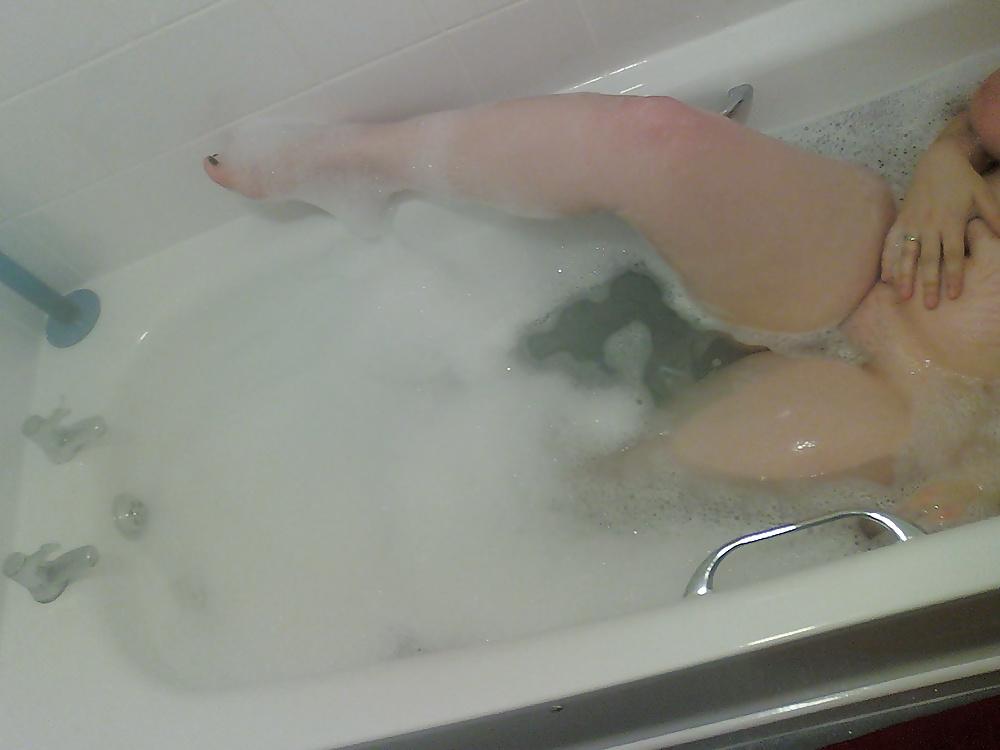 25P Bbw wife Amy in bath