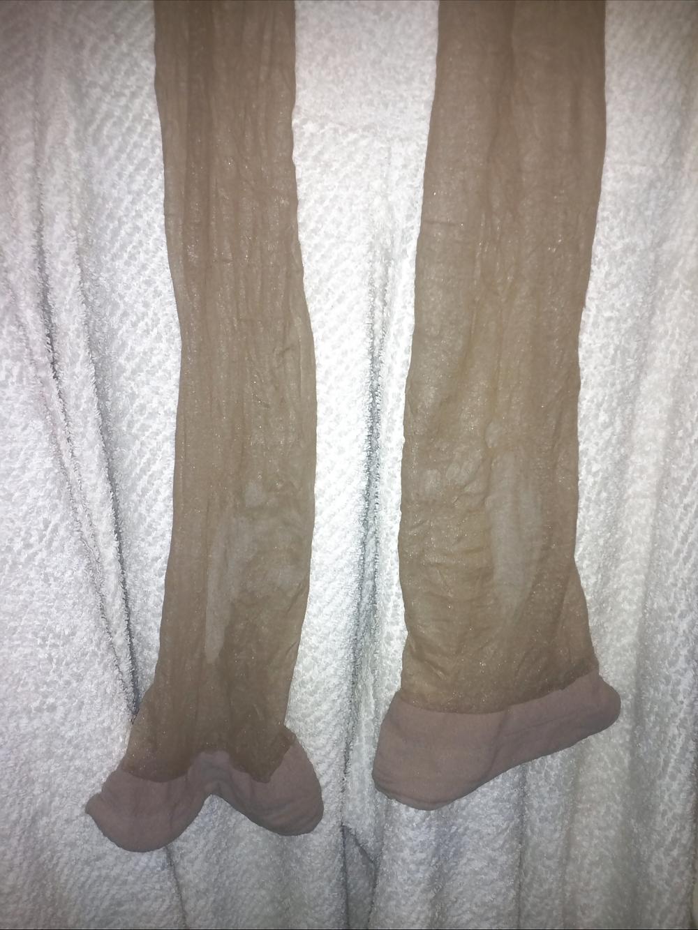 7P Cum on stocking's wife after sex