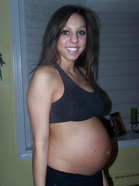 10P Hot Pregnant Babe