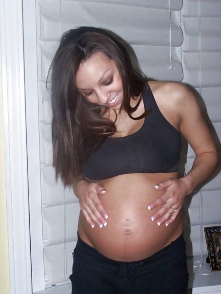 10P Hot Pregnant Babe