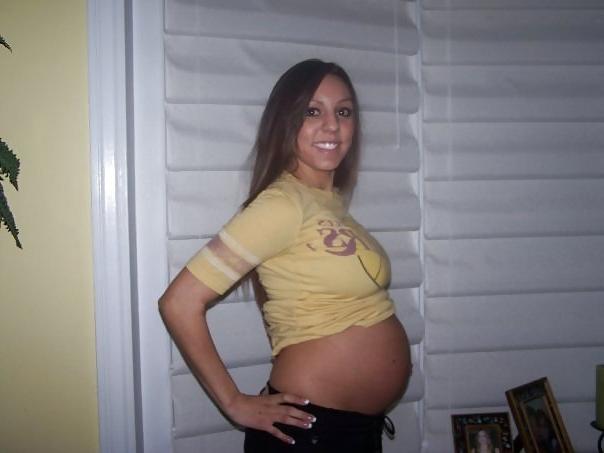 10P Hot Pregnant Babe
