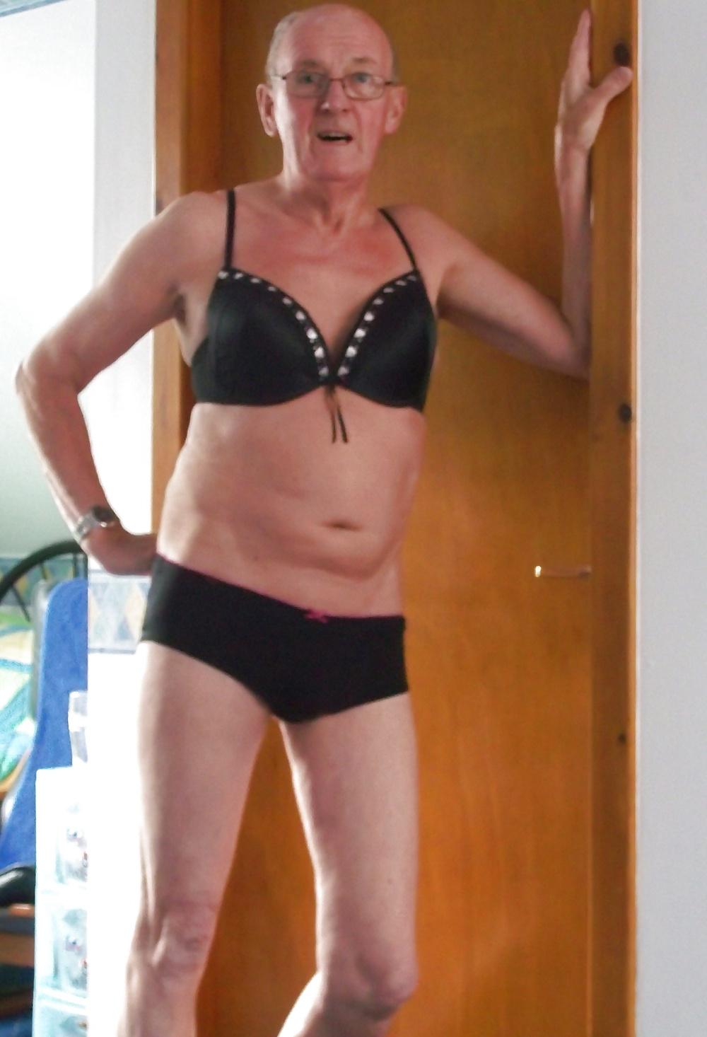 11P In my Bra & Panties