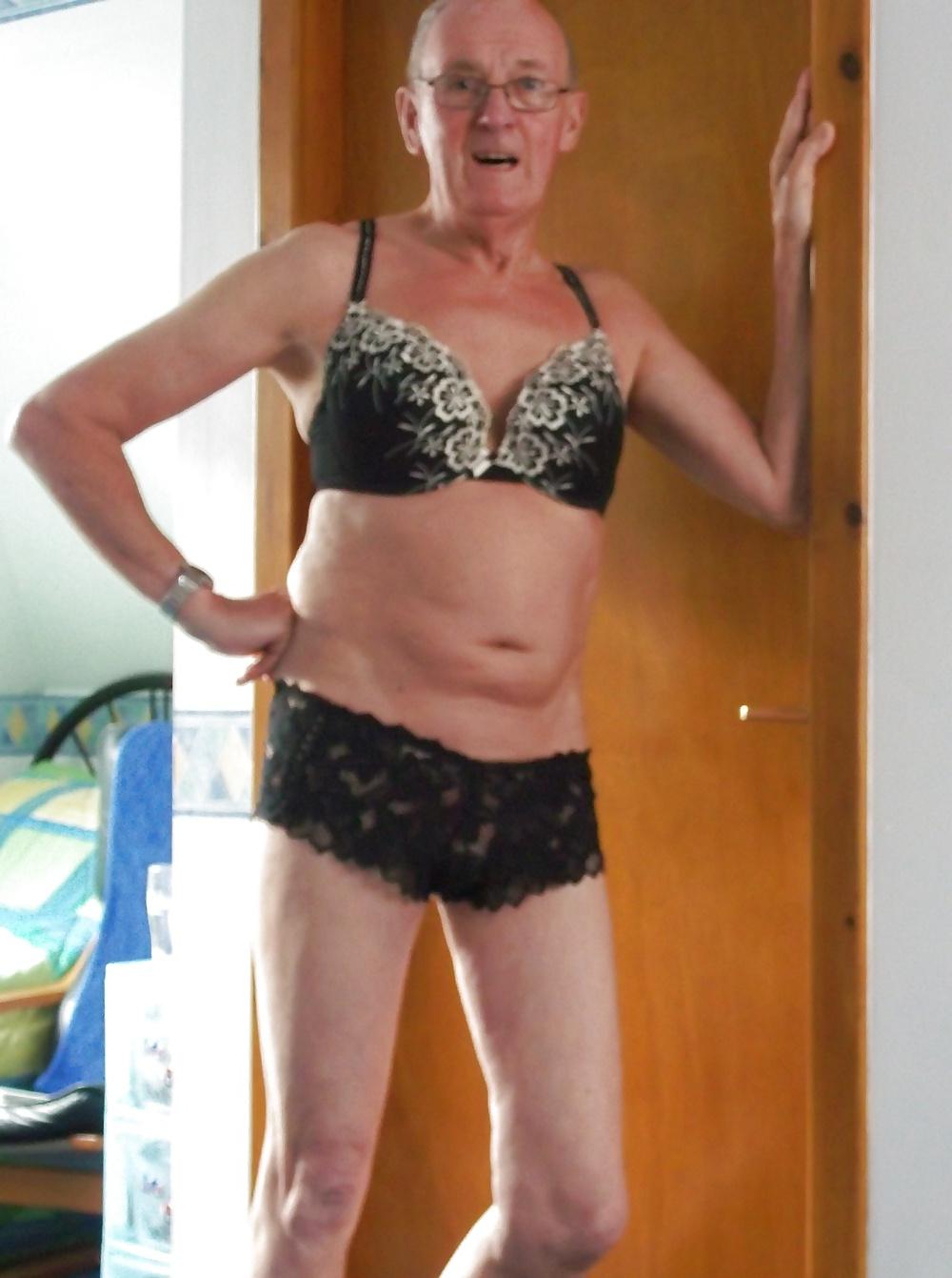 11P In my Bra & Panties
