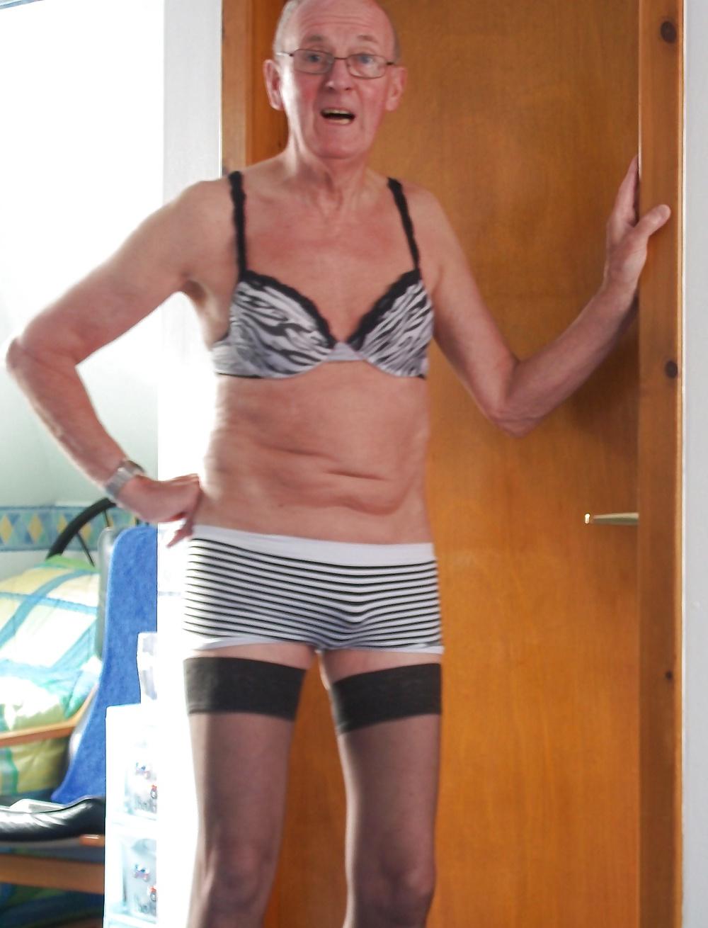 11P In my Bra & Panties
