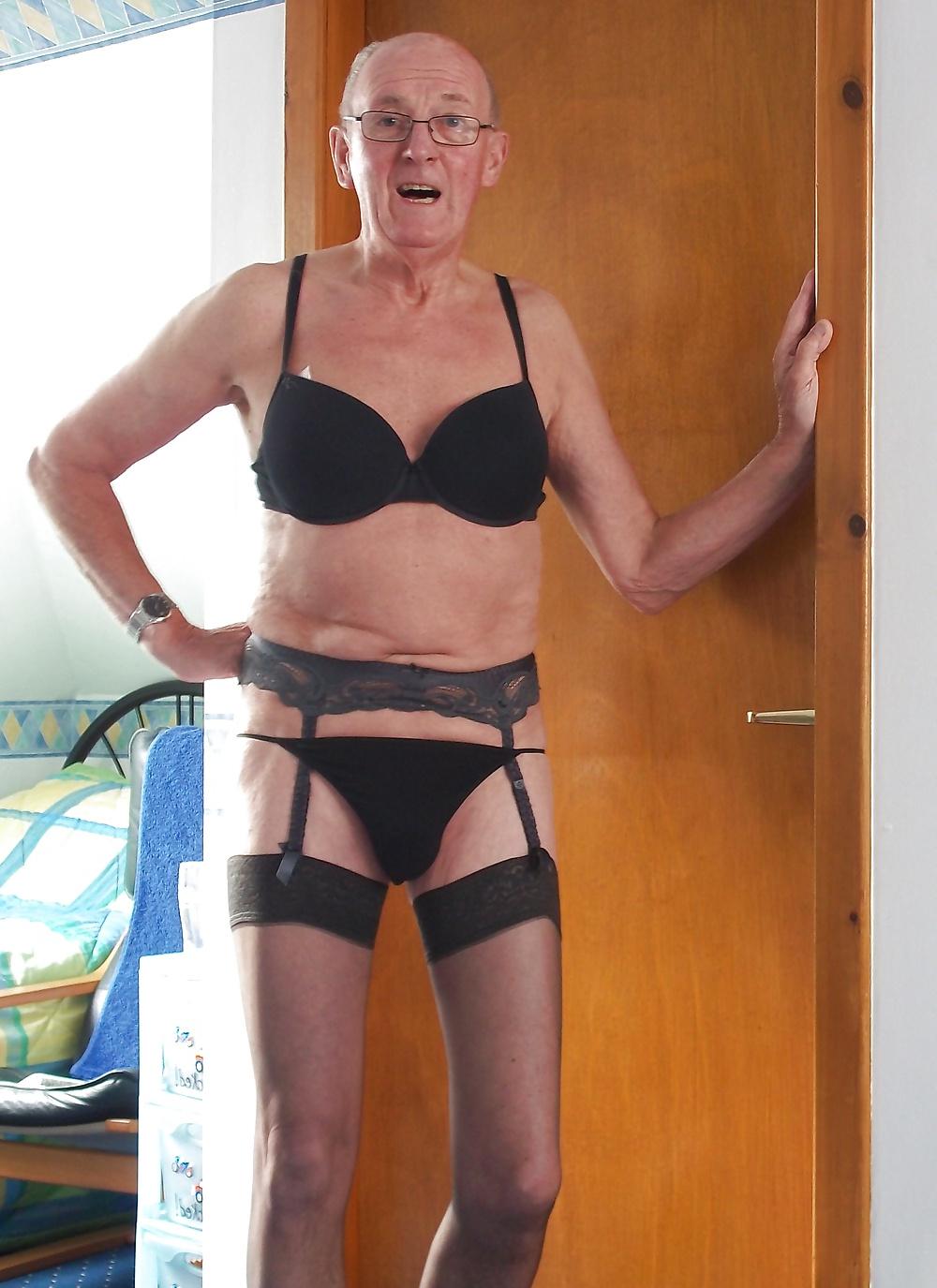 11P In my Bra & Panties