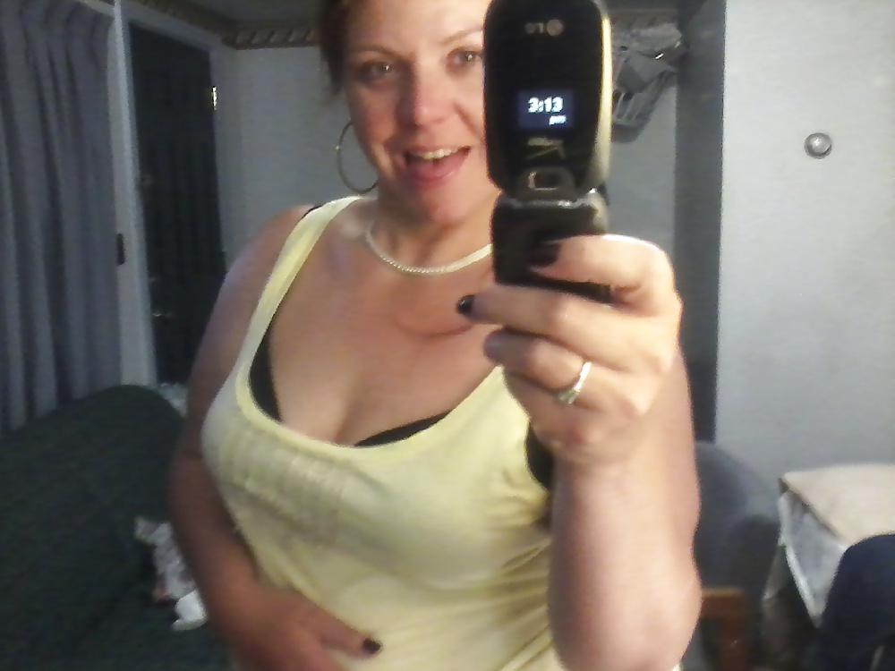 15P Lost and found cell pictures of sexy thick milf
