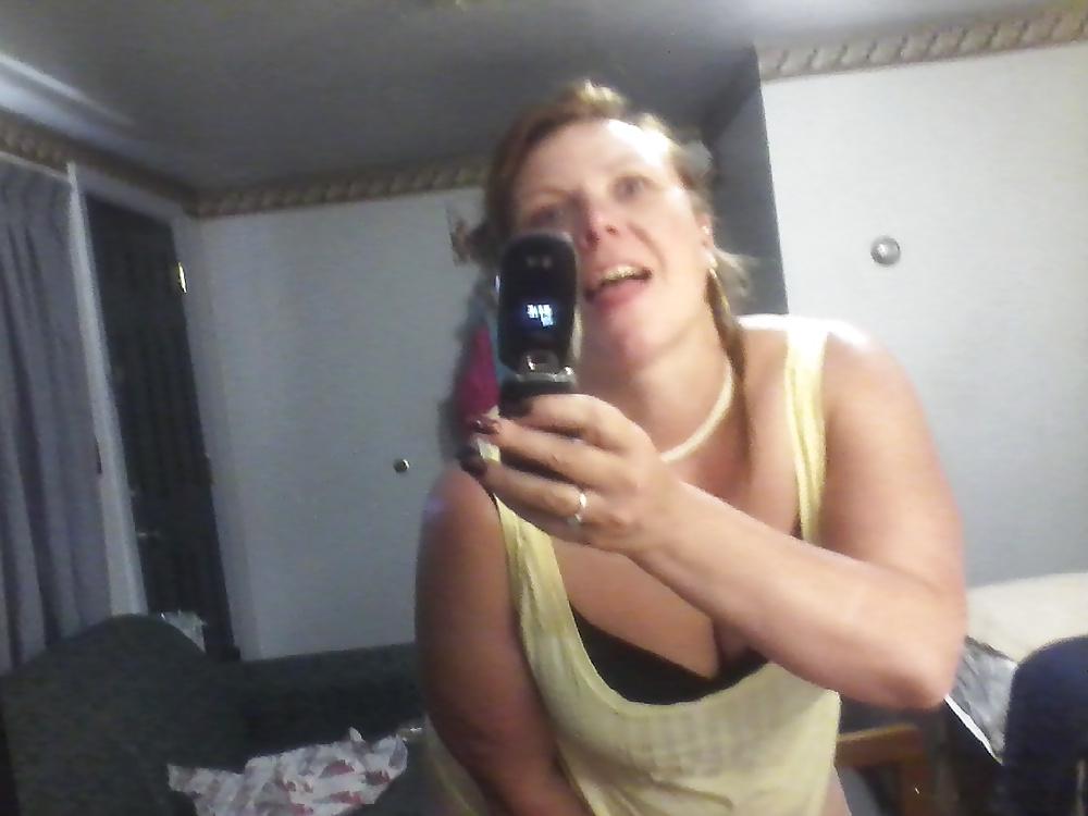 15P Lost and found cell pictures of sexy thick milf
