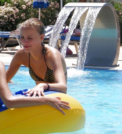 25P Danish teens-57-58-beach braces party amateurs 