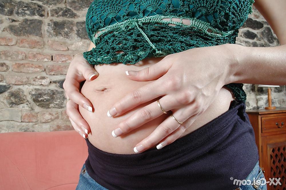 22P Pregnant busty