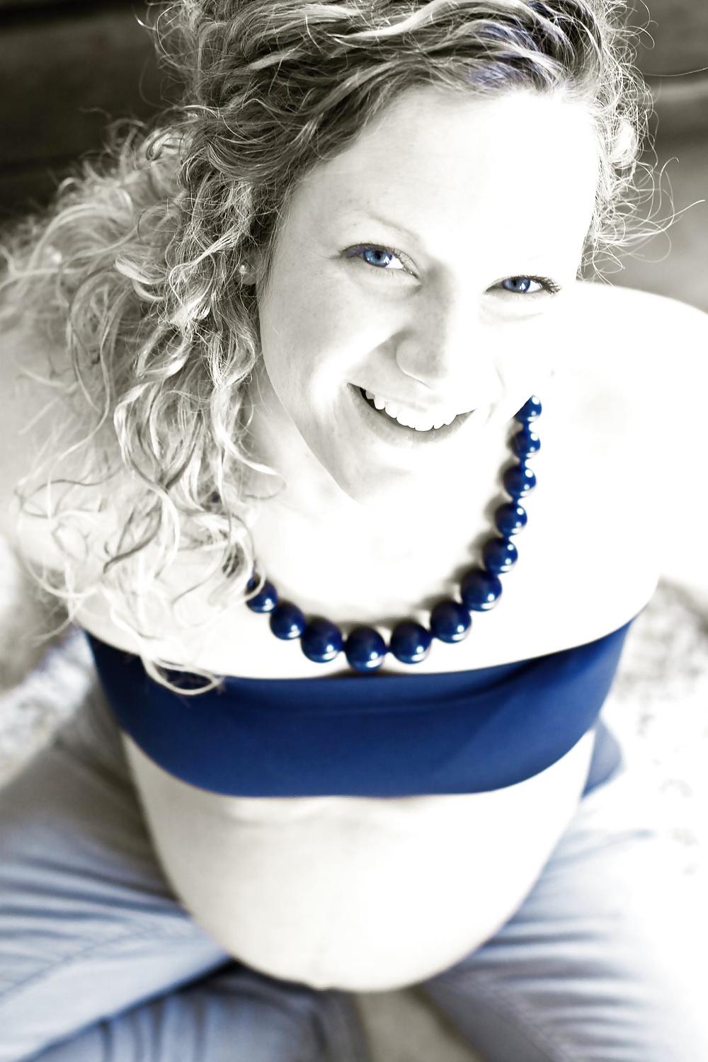 4P Krysta 32 year old pregnant milf