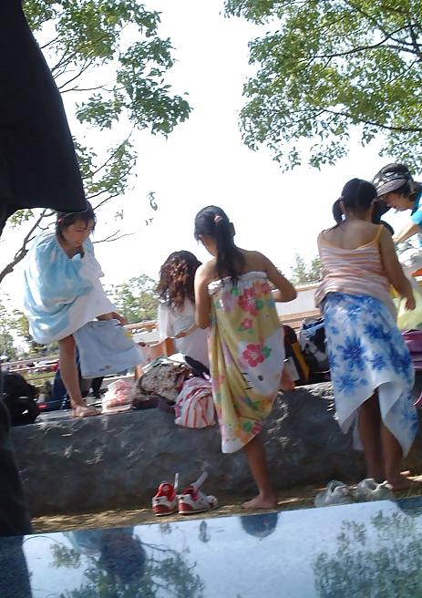 20P Japanese Girl Changing 04