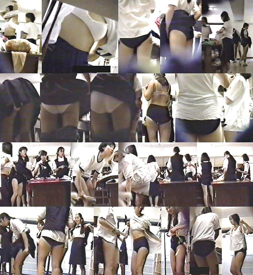 20P Japanese Girl Changing 04