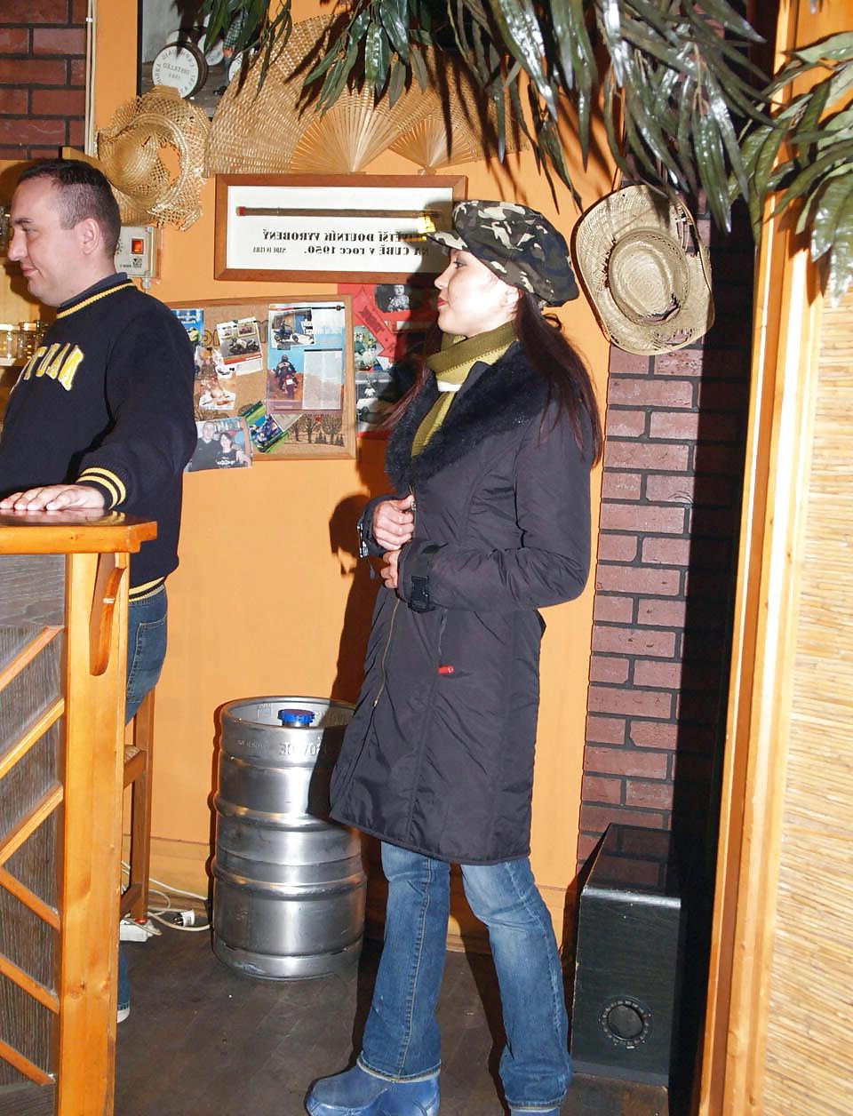 25P Wife flashing in her bar