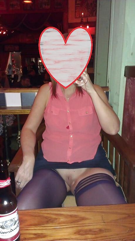 6P Upskirt Stockings in Pub. Flashing Pussy in Public Bar