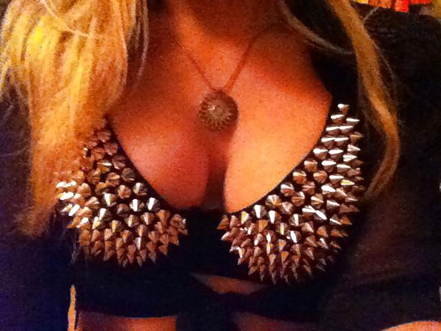 25P One night stand with hot 21 year old blonde with fake tits