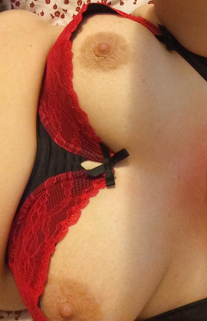 7P Leopard sockings quarter bra and red heels