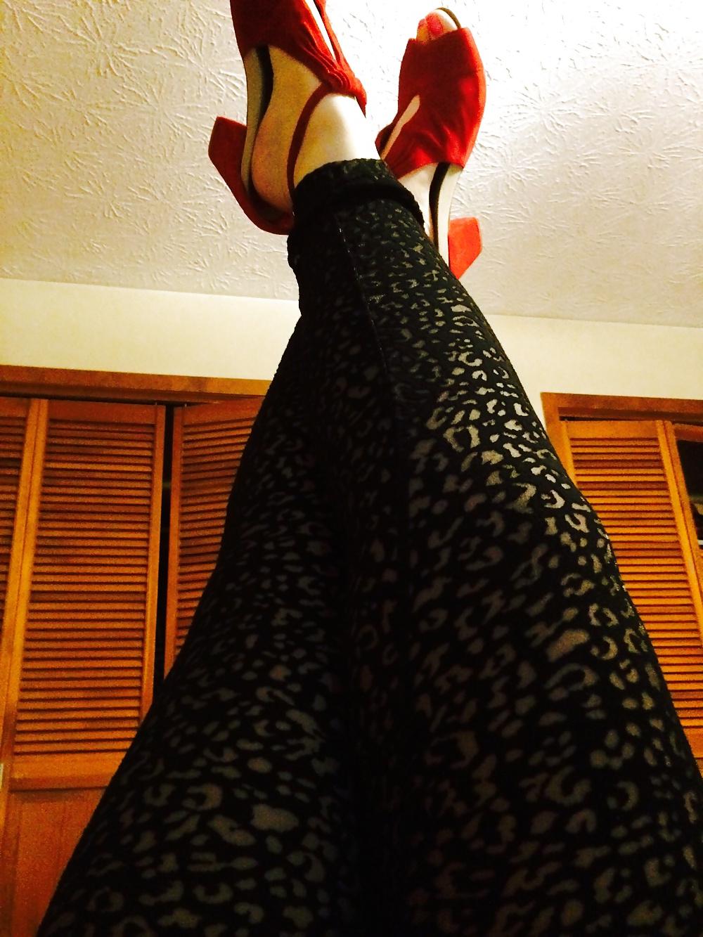 7P Leopard sockings quarter bra and red heels
