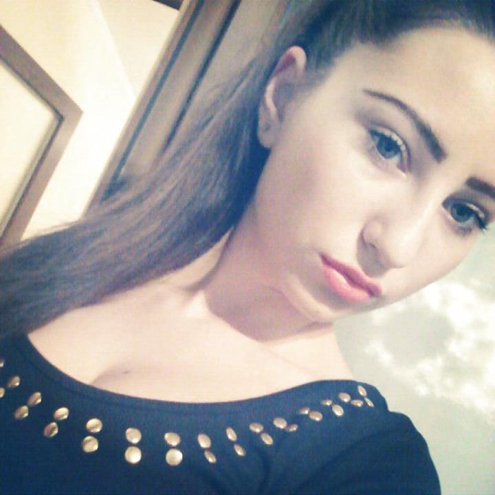 25P Cum on this brunette slut