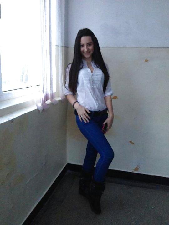 25P Cum on this brunette slut