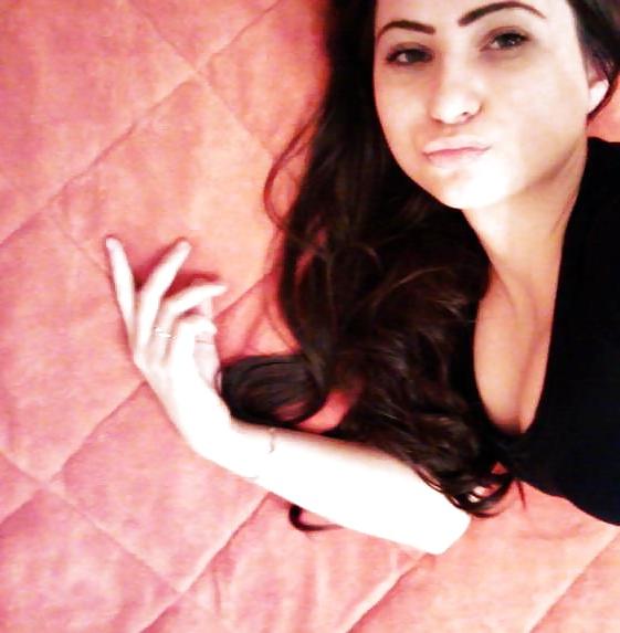 25P Cum on this brunette slut