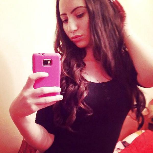 25P Cum on this brunette slut