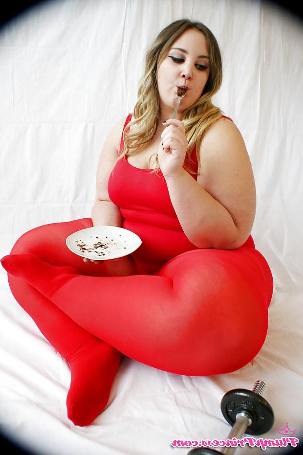 25P BBW Tease Feeding