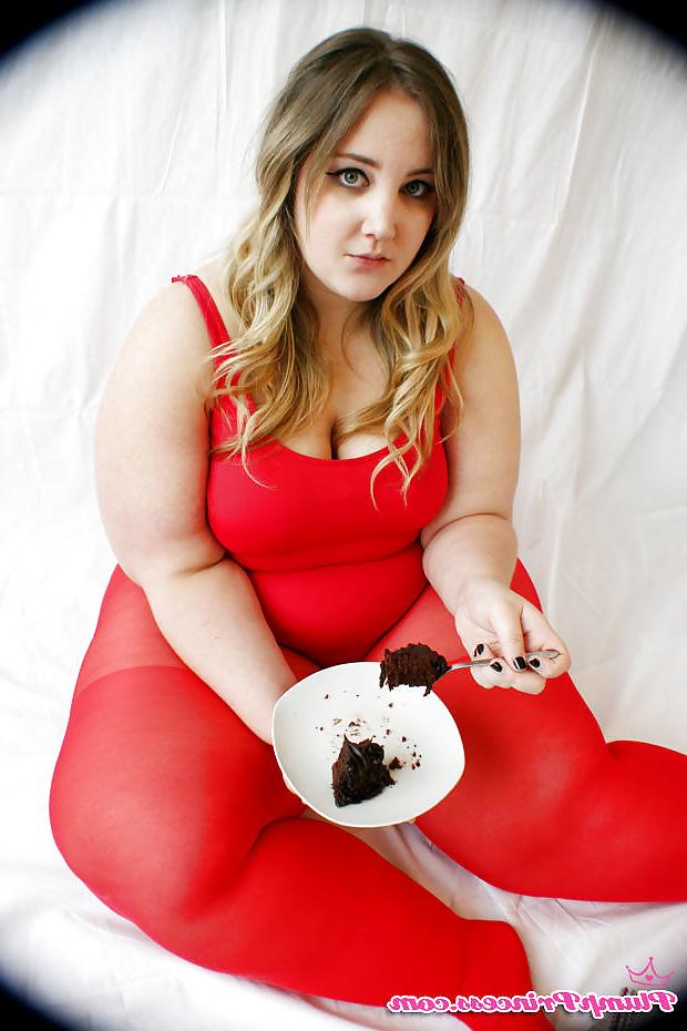 25P BBW Tease Feeding