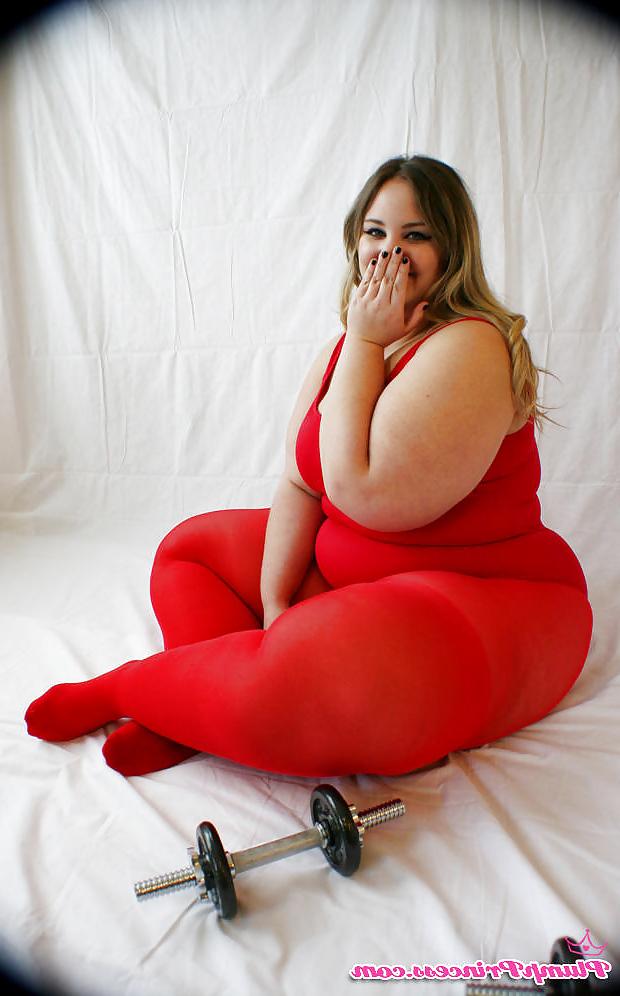 25P BBW Tease Feeding