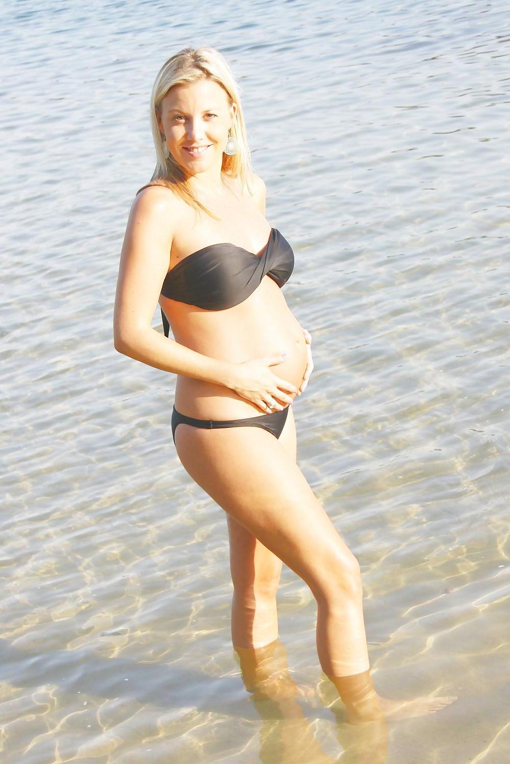 25P Pregnant honeys
