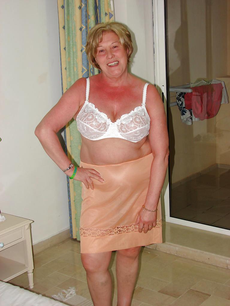 17P Mum's New Bra
