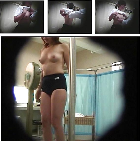 20P Japanese Girl Changing 02