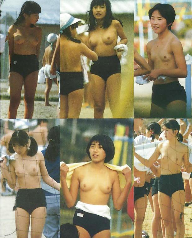 20P Japanese Girl Changing 02