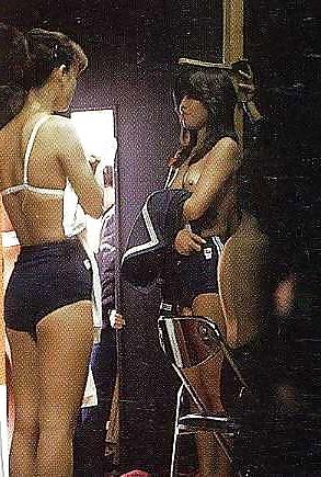 20P Japanese Girl Changing 02