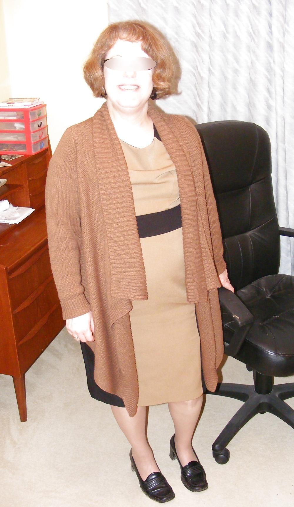 24P Slutty secretary in girdle and stockings