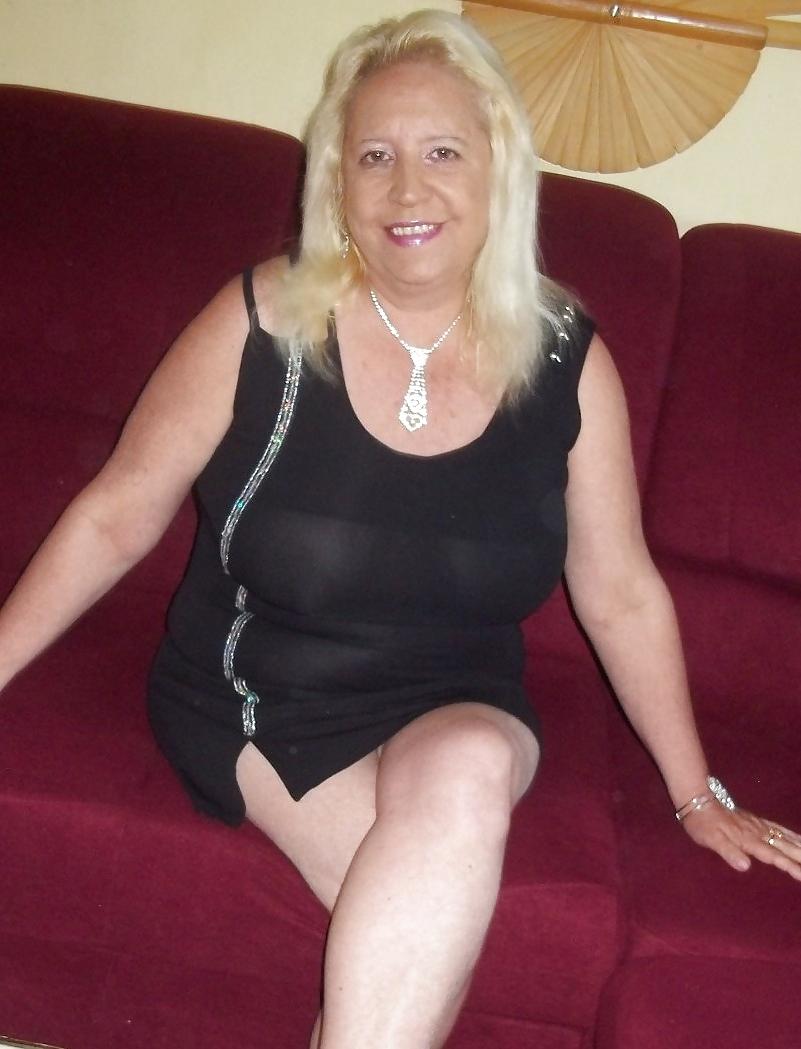 23P Bbw no bra