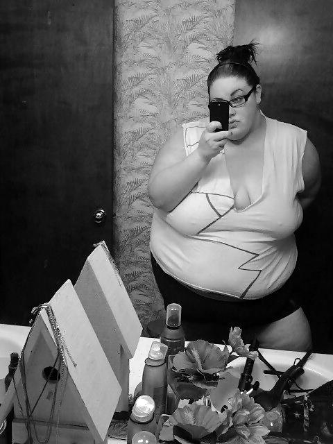 23P Bbw no bra