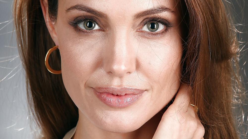25P Angelina Jolie (Cum Face)