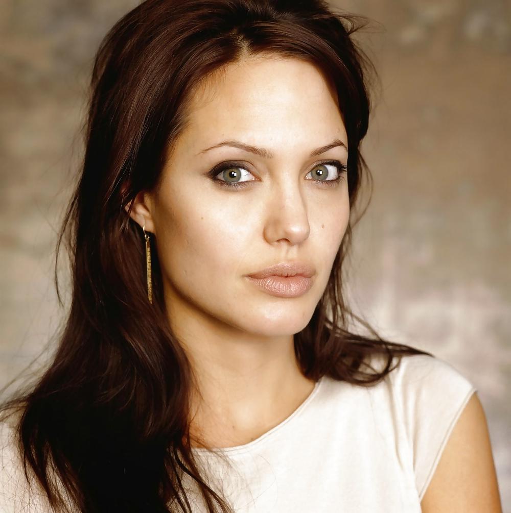 25P Angelina Jolie (Cum Face)