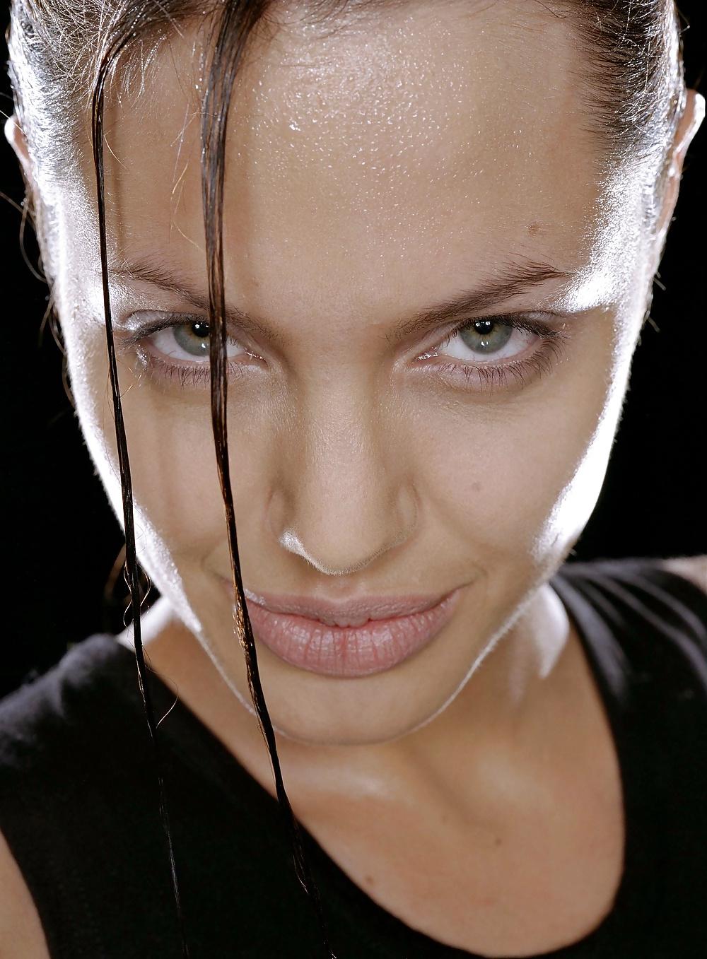 25P Angelina Jolie (Cum Face)