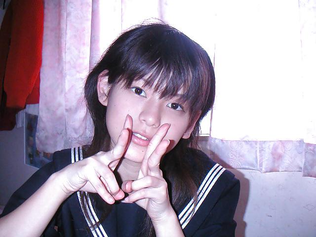 20P Japanese School Girls 02