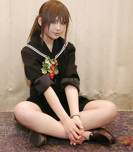 20P Japanese School Girls 02